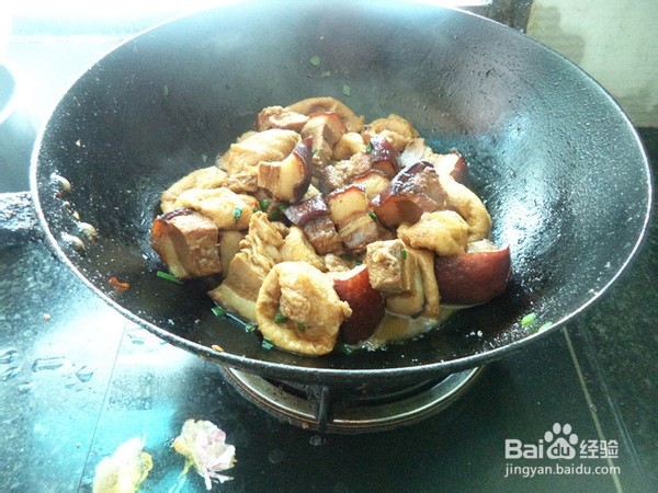 油豆腐焖东坡肉的步骤