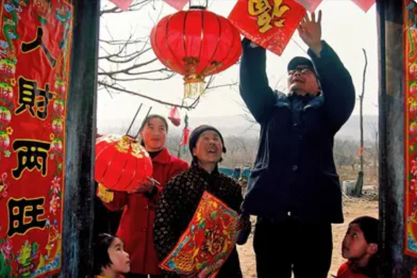 家里的对联如果贴了双数的对联用什么办法补救