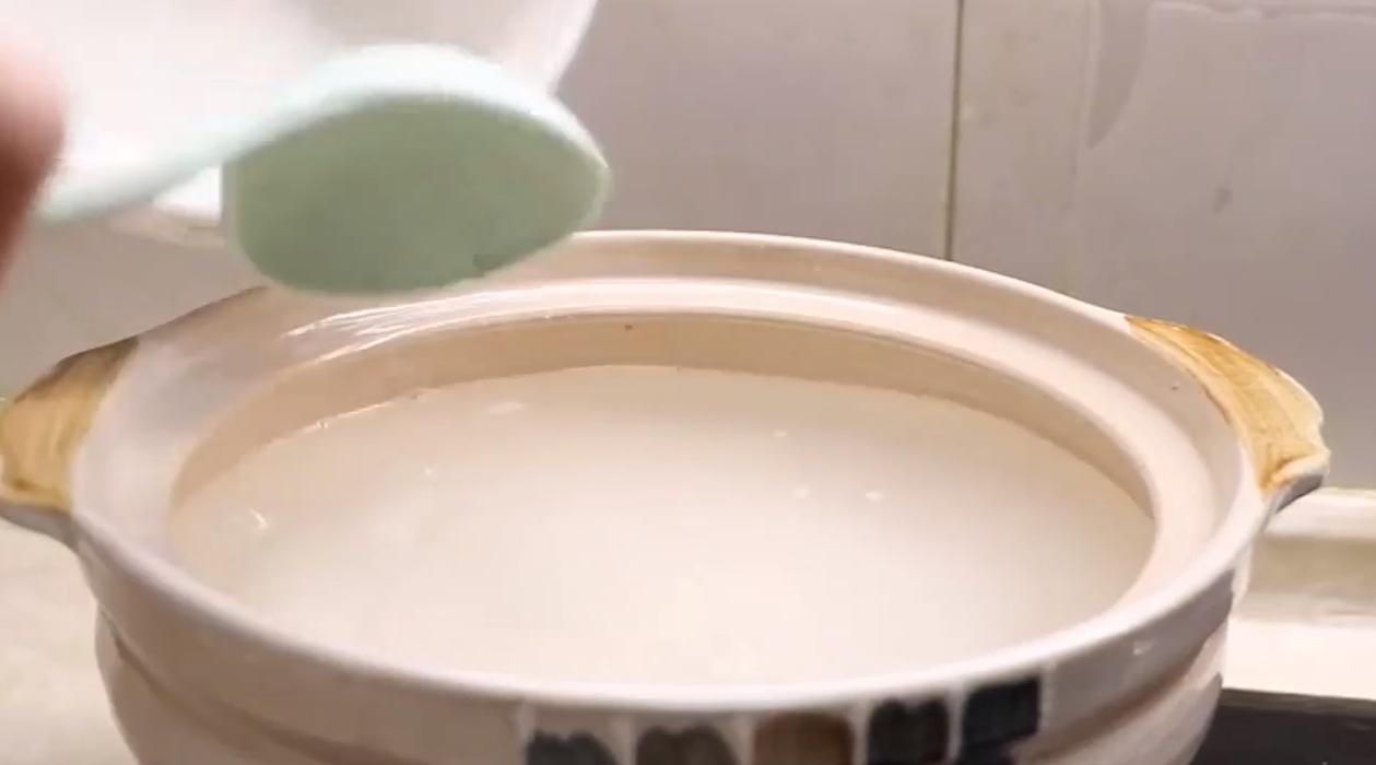 窝蛋牛肉粥怎么做