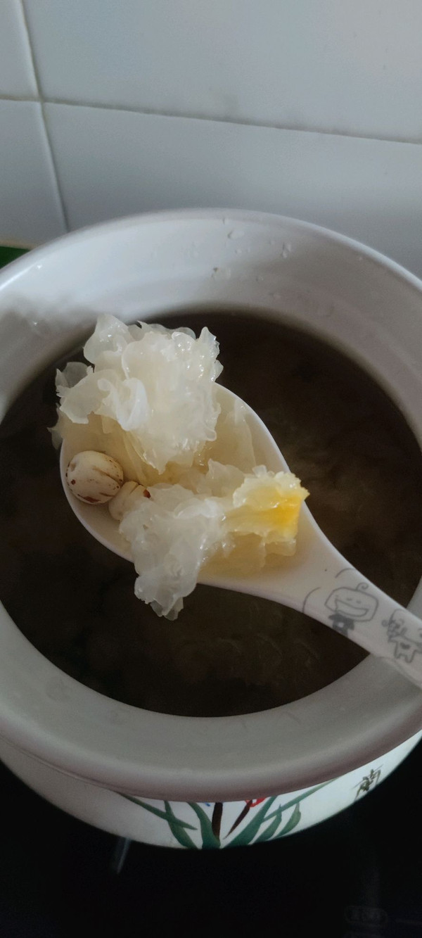 冰糖雪梨银耳羹