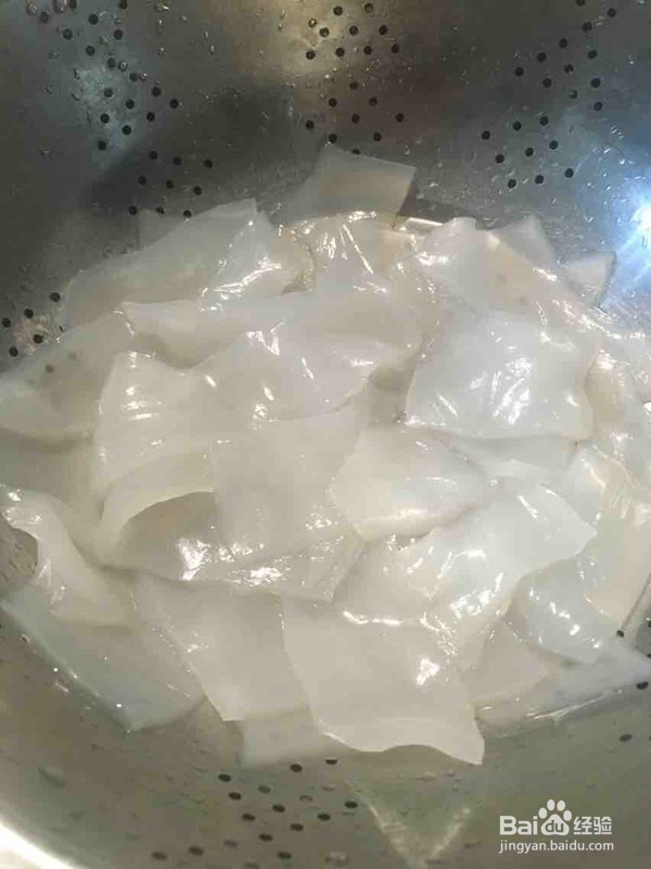 鱼头炖粉皮的做法