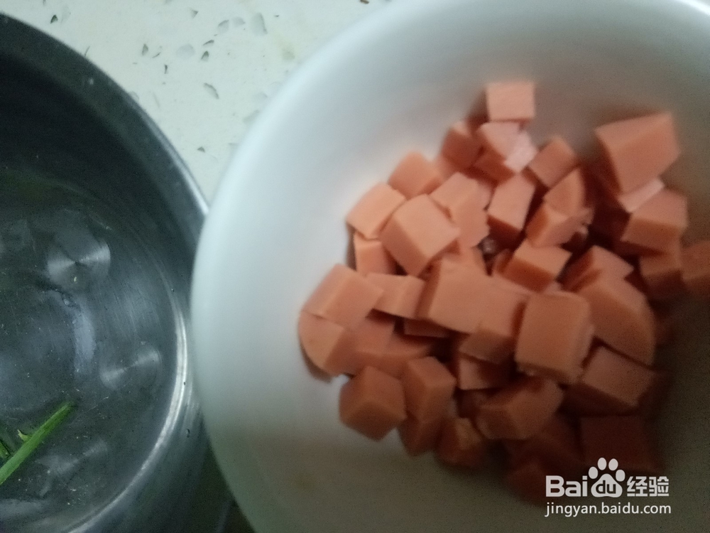 青菜鸡蛋火腿肠米饭