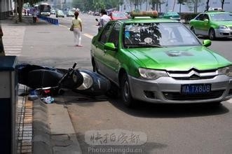 发生交通事故 我们应该如何应对