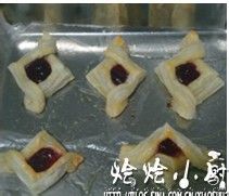 超级无敌美味--果酱千层酥（超详细的制作过程）