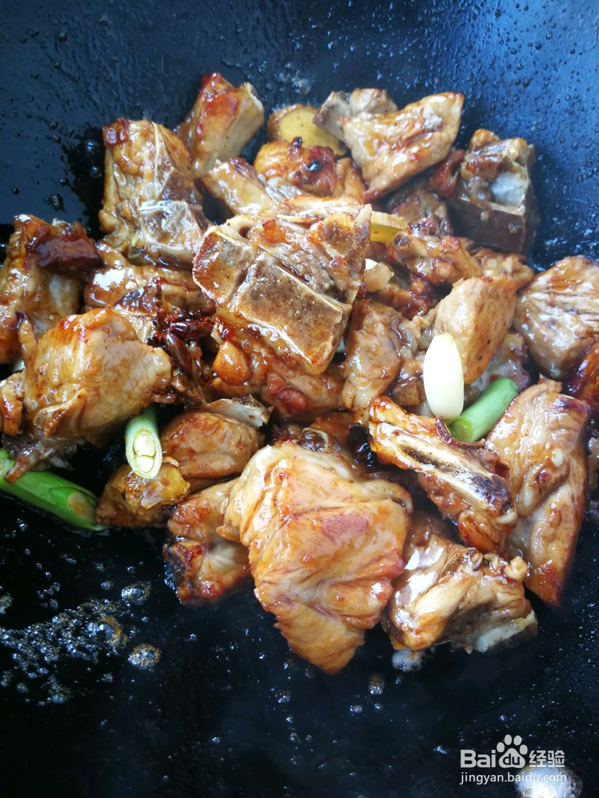 如何制作一份糖醋排骨？