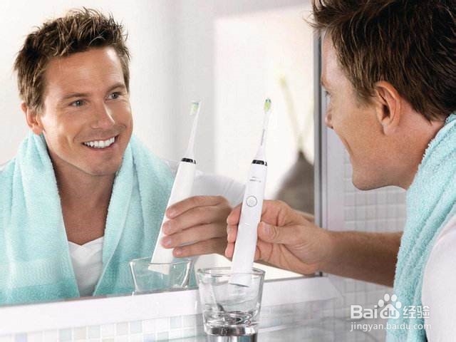 使用电动牙刷时需要注意些什么？