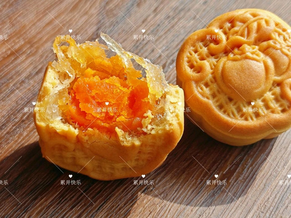 拉丝冰翅蛋黄月饼