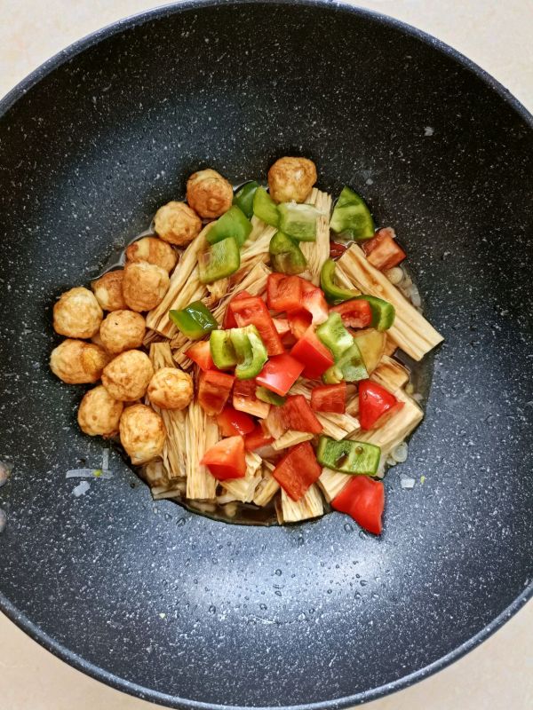 红烧腐竹鹌鹑蛋