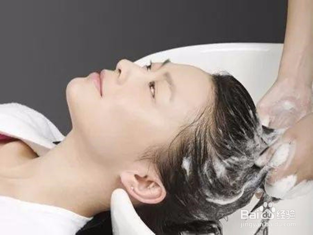 月子期洗头,需注意一些小细节,你做对了吗?