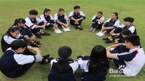 大学生刚入社会与人沟通需要注意什么