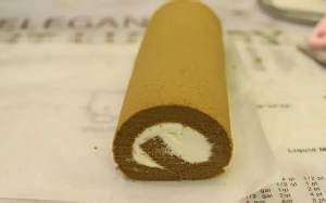 香软可口的咖啡戚风蛋糕卷