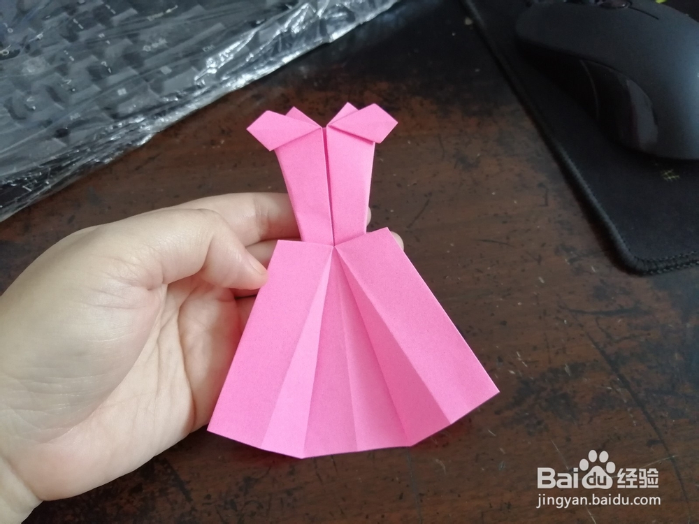 服饰系列之粉色少女裙怎么折