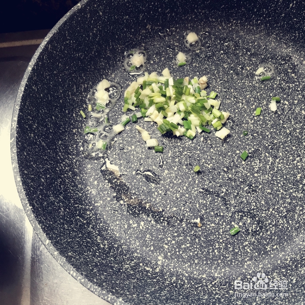 怎么吃都不腻的南瓜香菇鸡腿糙米饭