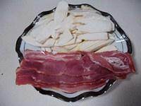 养生食补茭白炒培根的做法