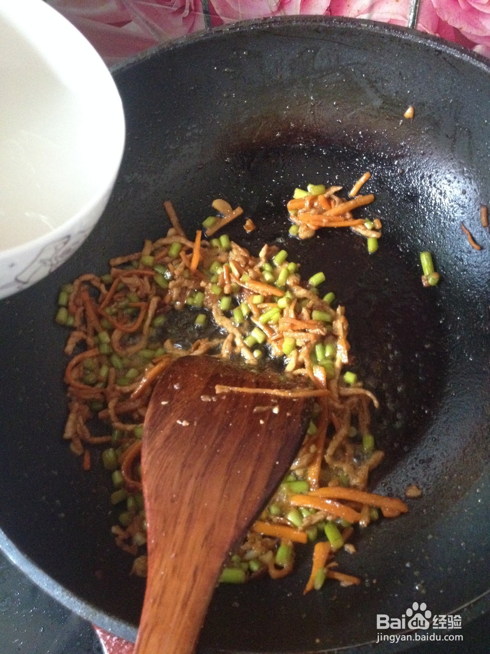 酱香肉丝拌莜面