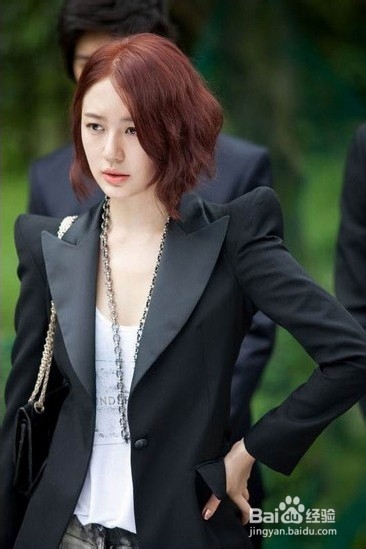 生活篇之衣物穿用：[3]女士西装穿着