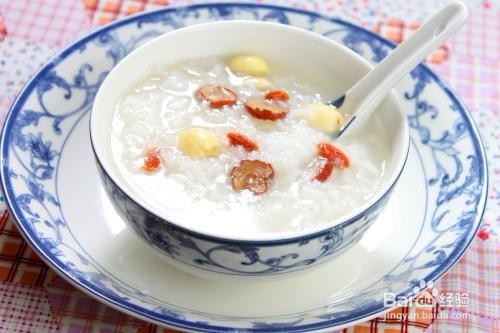 蛹虫草山楂粉：50岁男早上反酸、恶心是怎么回事