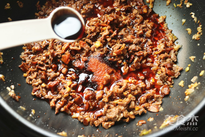 牛肉香菇酱拌面