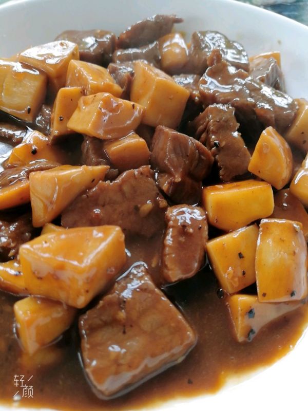 黑椒牛肉粒焖杏鲍菇