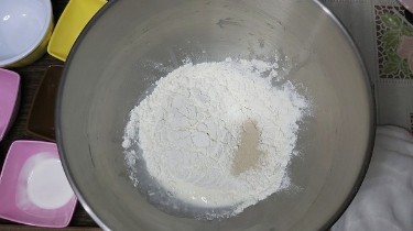 蓝莓果酱小餐包的做法