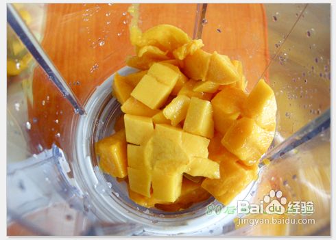 超简单的夏日美容饮品--芒果奶昔