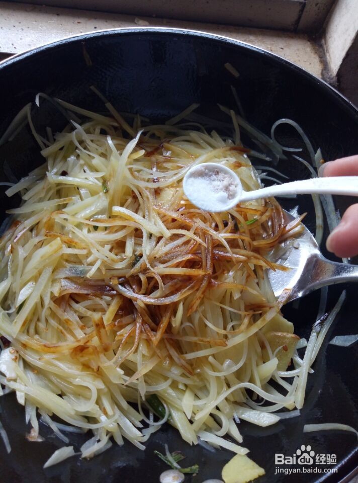酸辣土豆丝的家常做法、、