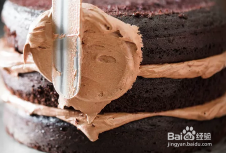 如何制作黑巧克力蛋糕？