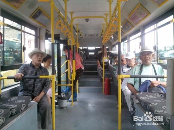 这七件事千万不要在乘公交时做！！！