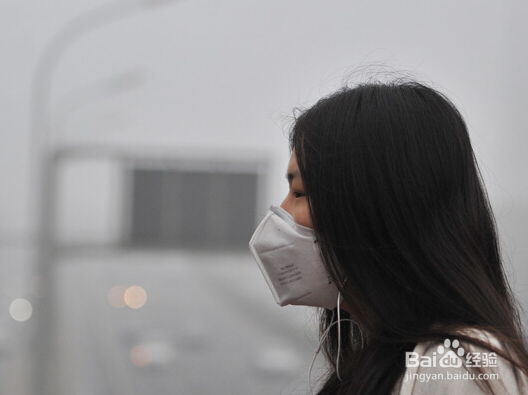 雾霾天出行要注意什么呢?