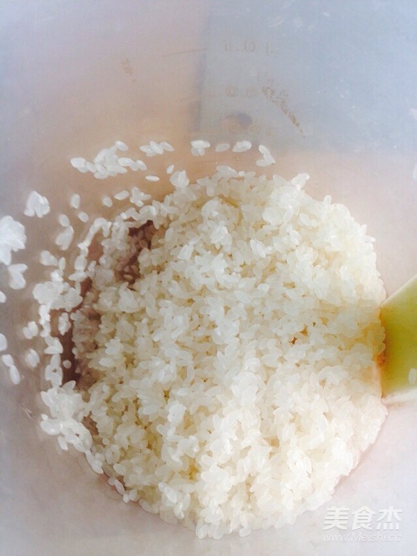 冰糖桂圆枸杞大米粥