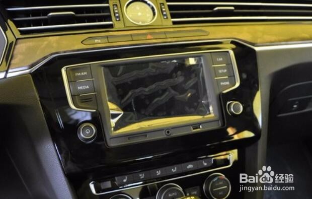 迈腾车后视摄像头如何安装