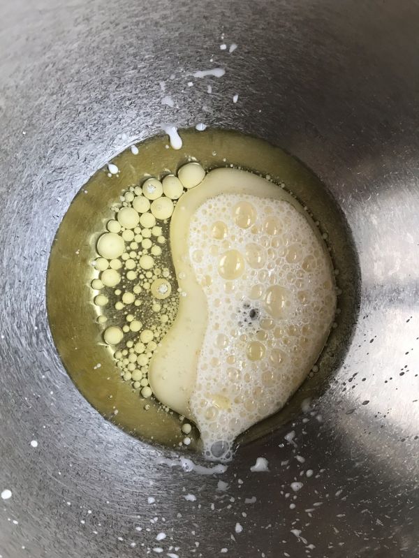 榴莲奶油O型蛋糕卷：