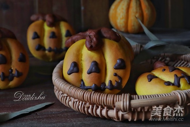 万圣节南瓜面具面包