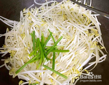 鸡蛋炒粉干的做法