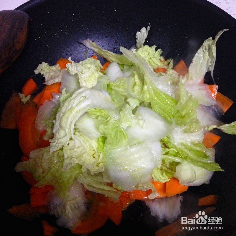 白菜炒胡萝卜素菜的家常做法