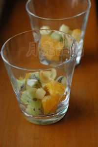 一杯果汁助成长－－成长果冻果汁杯