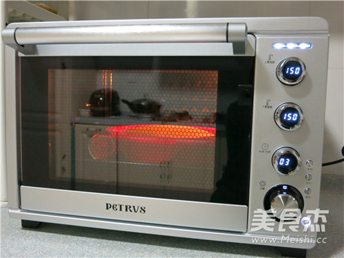 美丽的玫瑰花戚风蛋糕