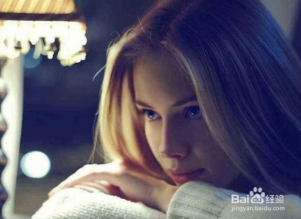怎么通过暗示或聊天沟通知晓女生心理