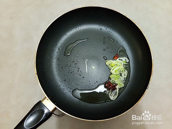 香菇烧素鸡的步骤