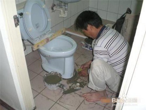 怎样才能清除厕所里的异味呢？