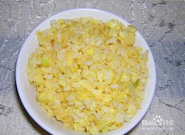 超喜欢的东北菜：[28]经典的黄金蛋炒饭