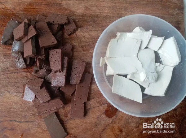 鸭血豆腐肉圆汤的做法