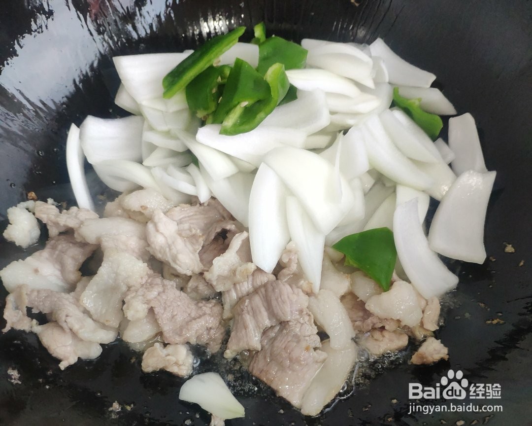 如何制作洋葱炒土豆片？