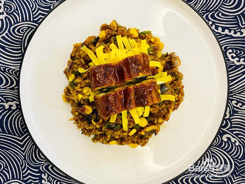 鳗鱼炒饭的做法