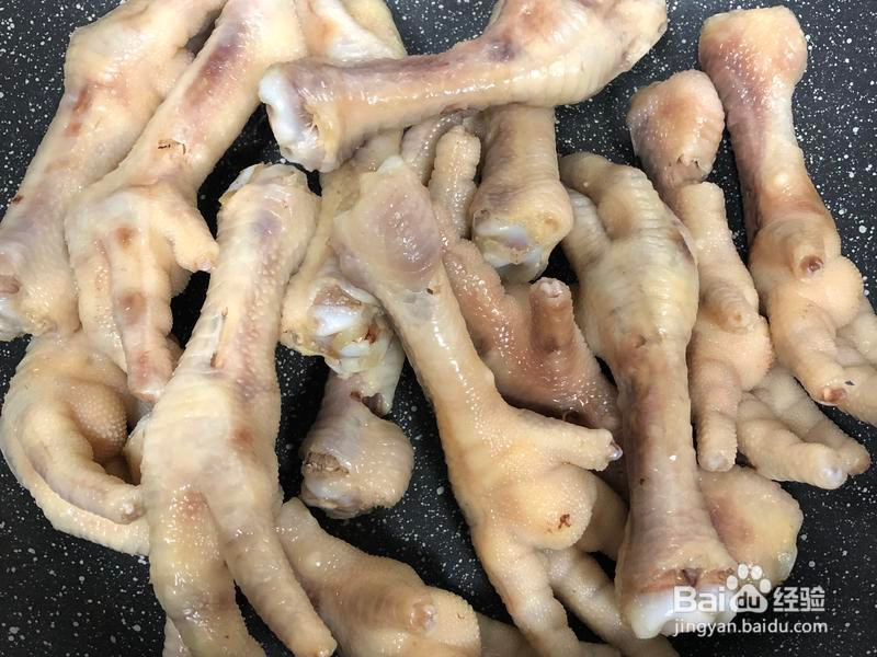 不会爆油的豉汁凤爪的做法