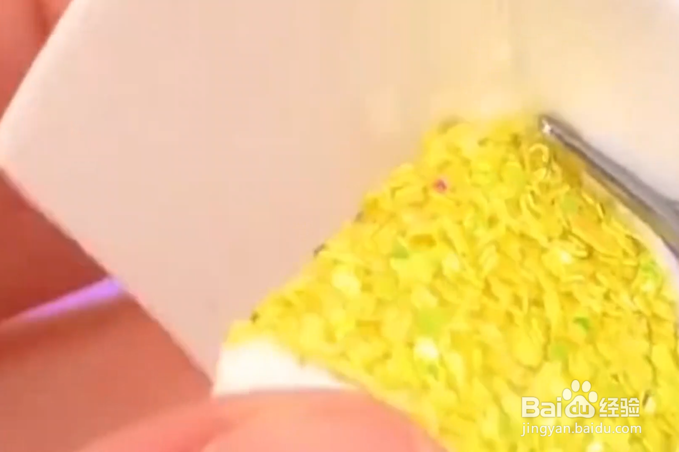 如何给芭比做一双亮片高跟鞋？