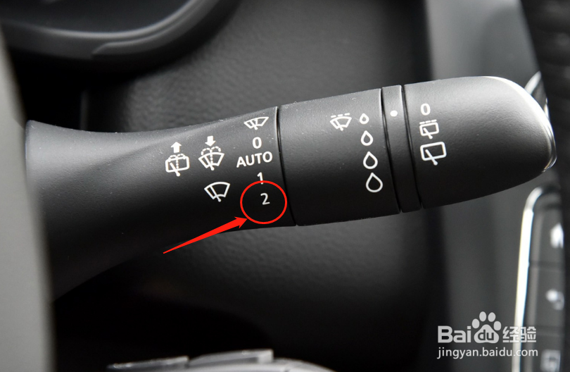 雷诺科雷嘉车辆雨刮的使用方法