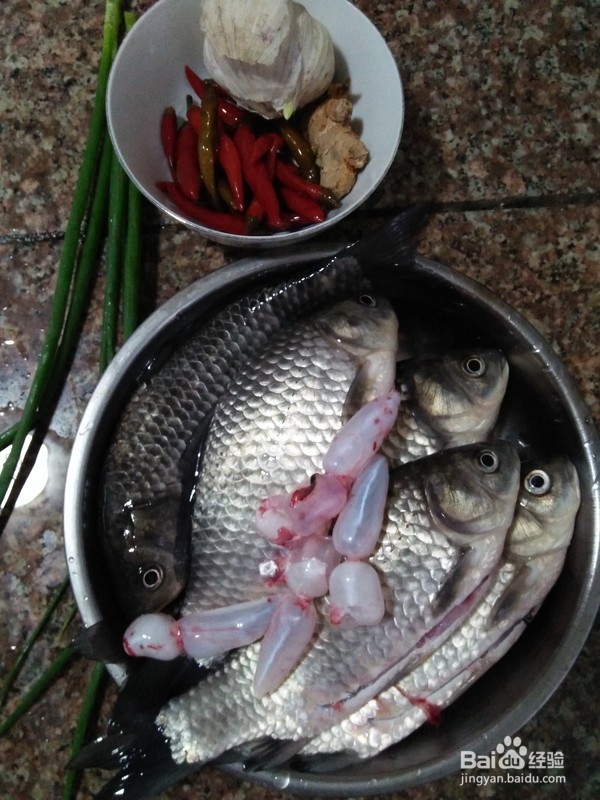 美味的葱烧鲫鱼