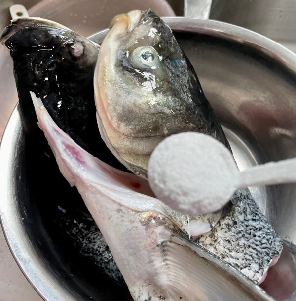 红烧鱼头豆腐汤