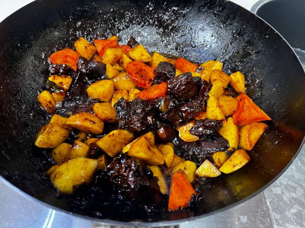 红烧排骨烩土豆